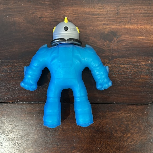 Bundle of Goo Zit Ju Toys - Picture 4 of 9